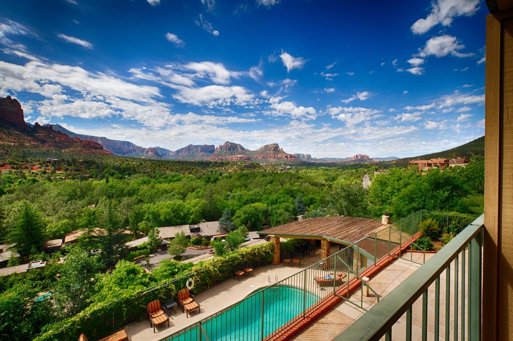 OrchardsInnSedona_RedRocksViewPool-web